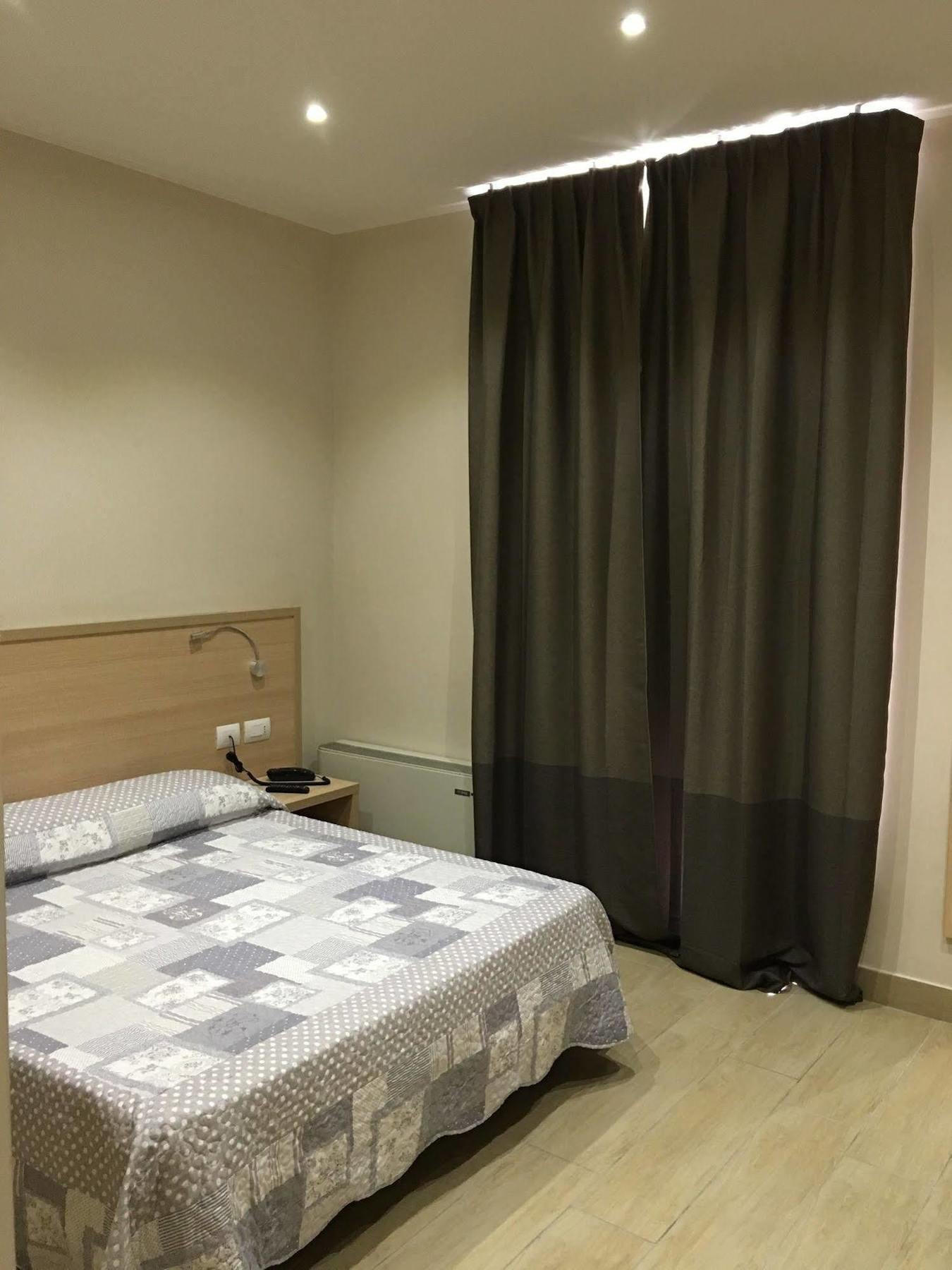 Hotel San Biagio Милан Экстерьер фото