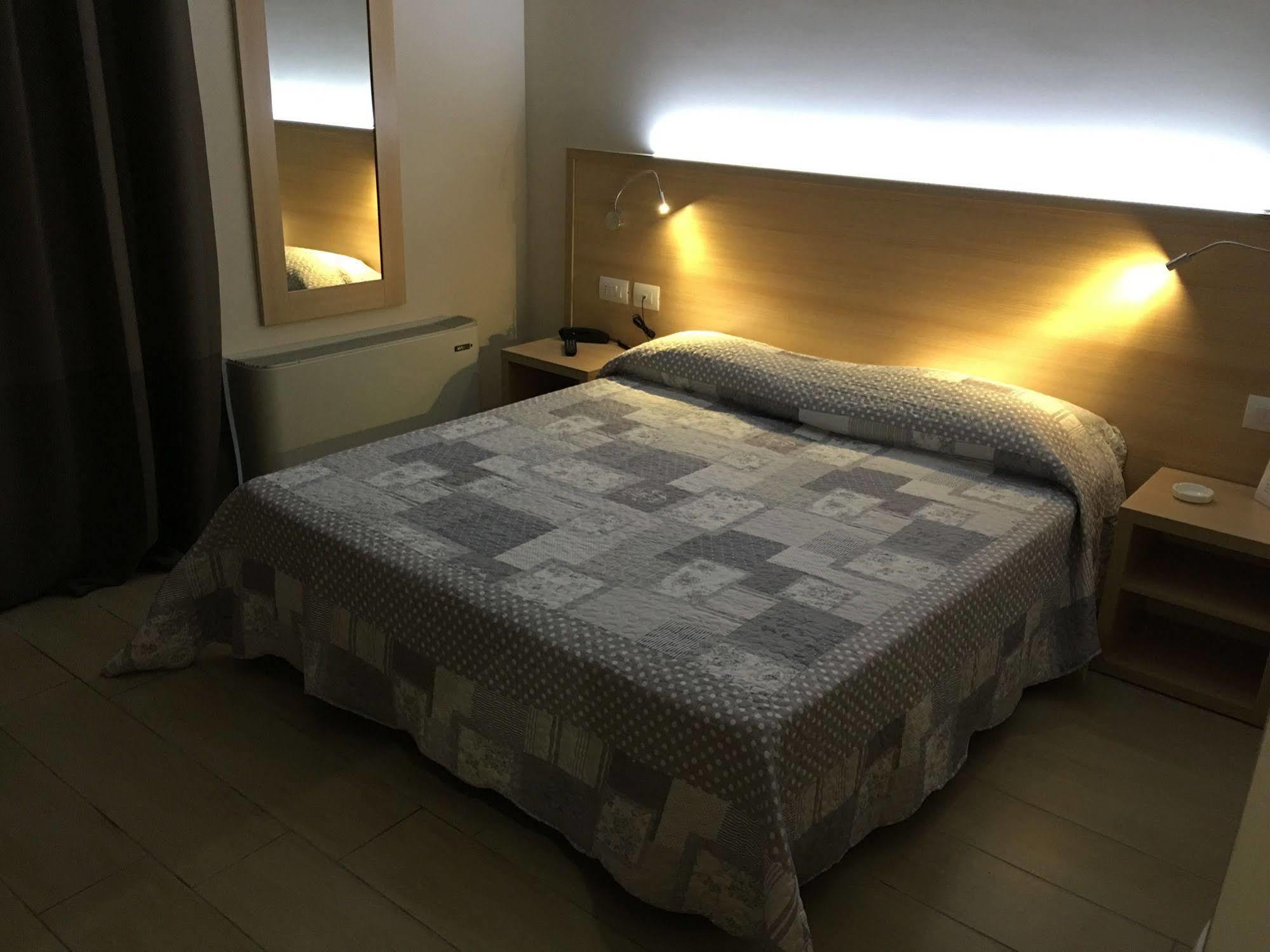 Hotel San Biagio Милан Экстерьер фото